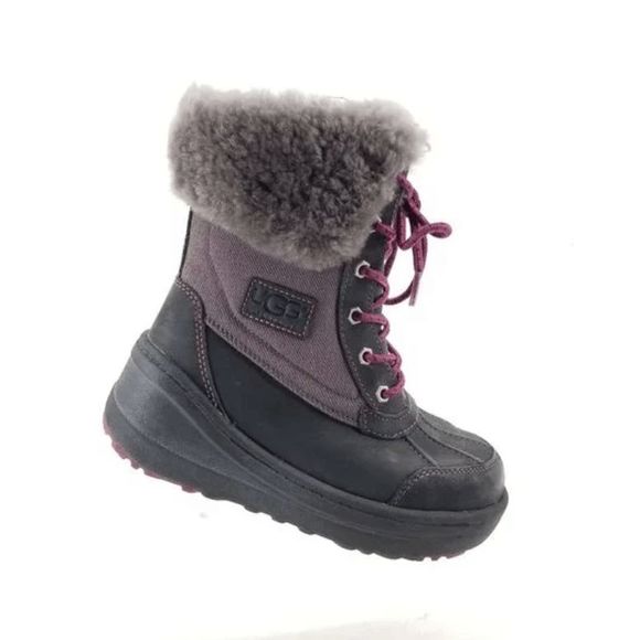 UGG CELISTE Sheepskin Insulated Winter Snow Boot Women’s Size 9, MSRP $225 - Picture 1 of 12